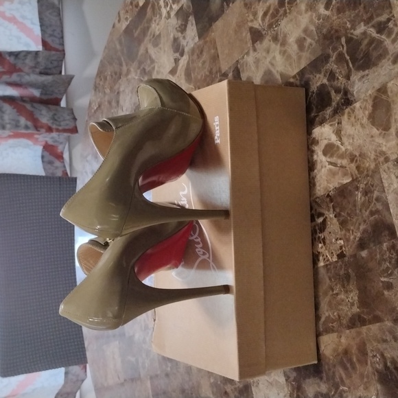 Christian Louboutin Decollete Lapono Heels - Picture 7 of 13